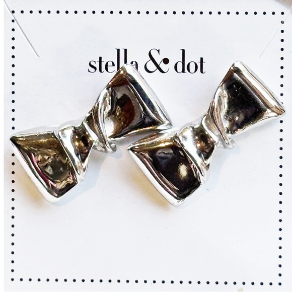 NWOB- Stella & Dot Silver Bow Stud Earrings - Picture 3 of 4